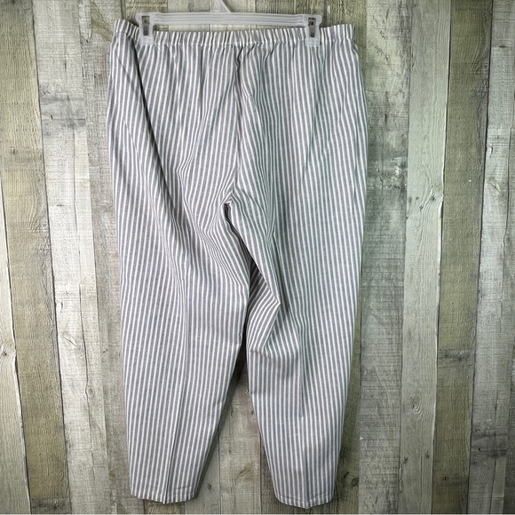 Eileen Fisher XL Blue/White Striped Cropped Pants Stretch Waistband & Pockets - Picture 2 of 10